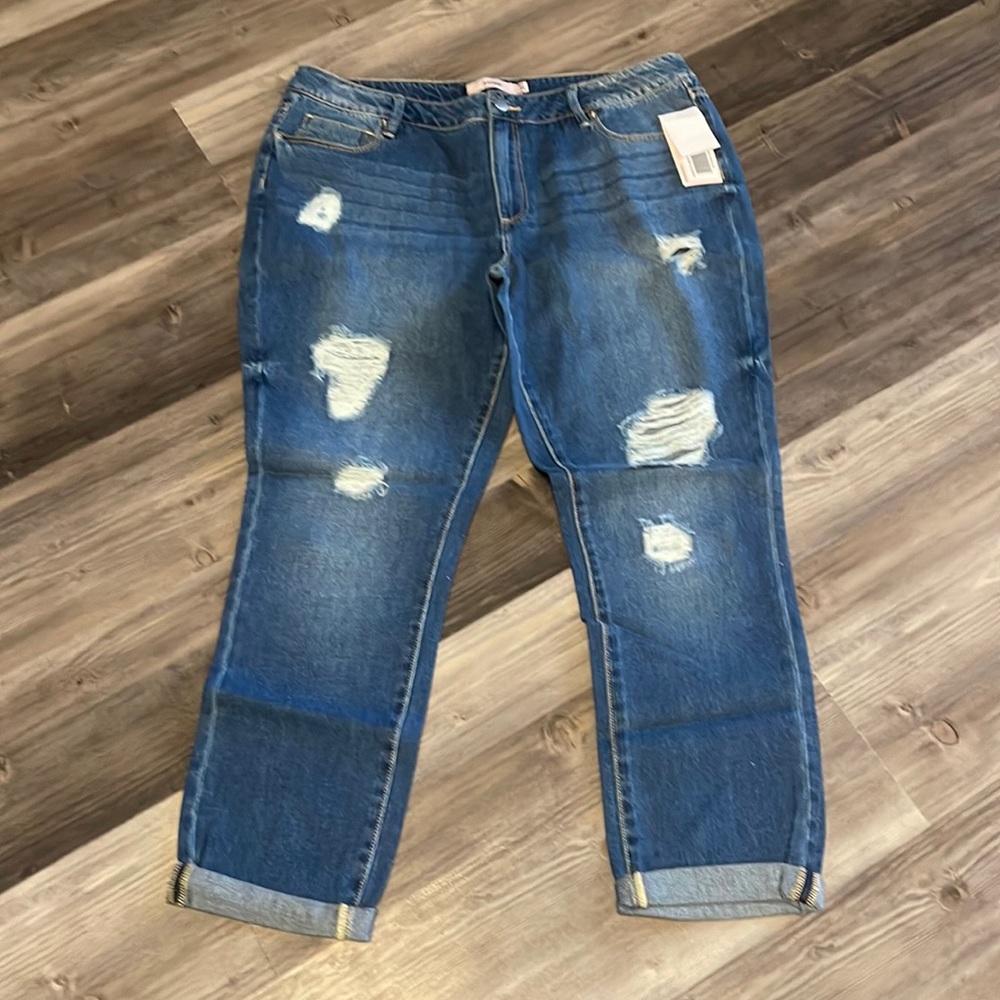 Just Fab distressed jeans size 33
